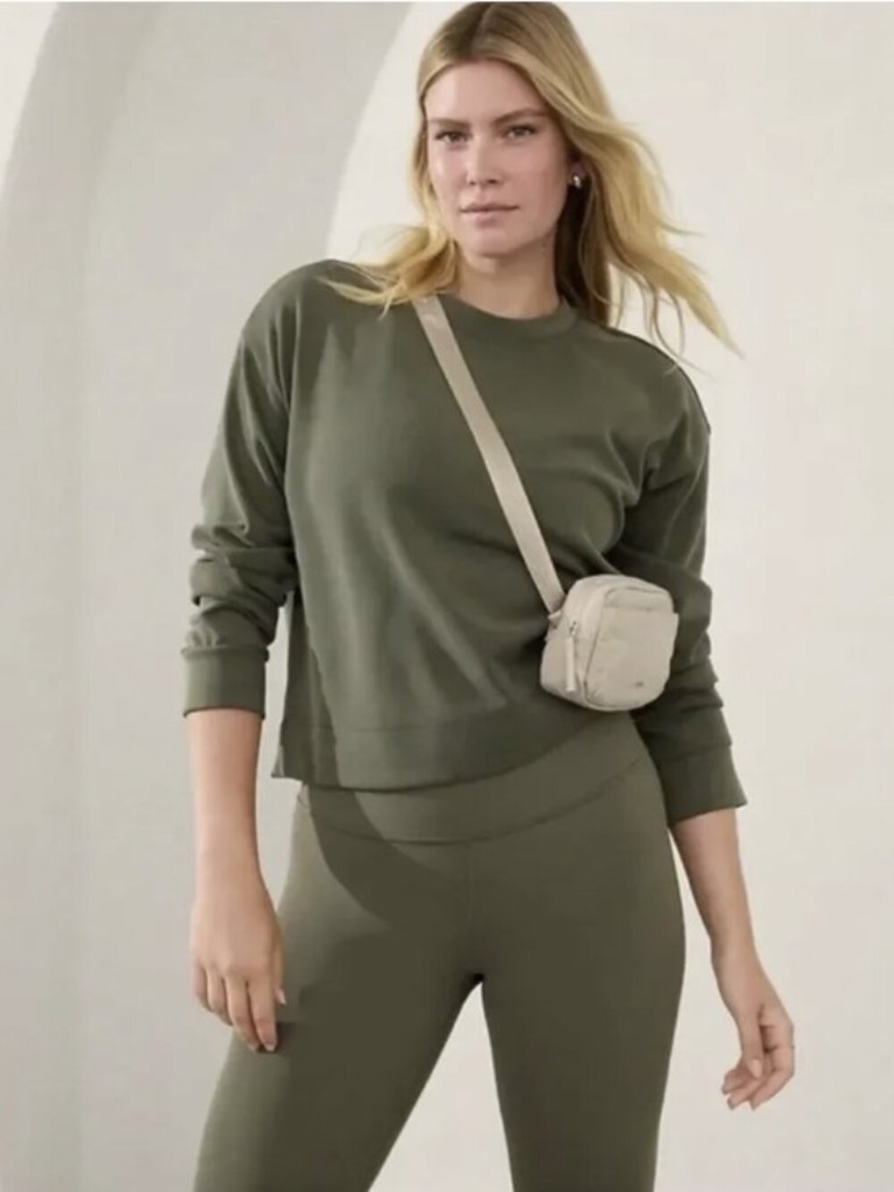 NWT Athleta Seasoft Crewneck Sweatshirt Size S